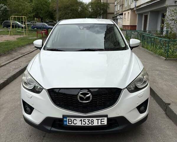 Белый Мазда СХ-5, объемом двигателя 2.2 л и пробегом 167 тыс. км за 13000 $, фото 4 на Automoto.ua