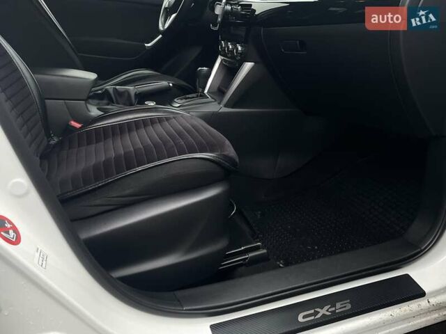 Білий Мазда СХ-5, об'ємом двигуна 2.2 л та пробігом 280 тис. км за 12600 $, фото 13 на Automoto.ua