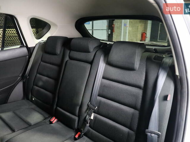 Белый Мазда СХ-5, объемом двигателя 0 л и пробегом 229 тыс. км за 11600 $, фото 27 на Automoto.ua