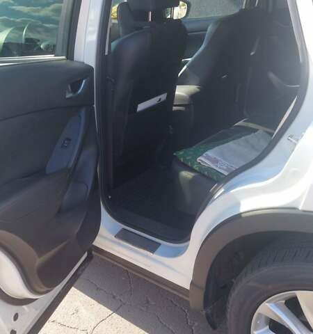 Мазда СХ-5 2012 в Ровно на Automoto.ua Белый Мазда СХ-5, объемом двигателя 2.2 л и пробегом 169 тыс. км за 15000 $, фото 4 на Automoto.ua