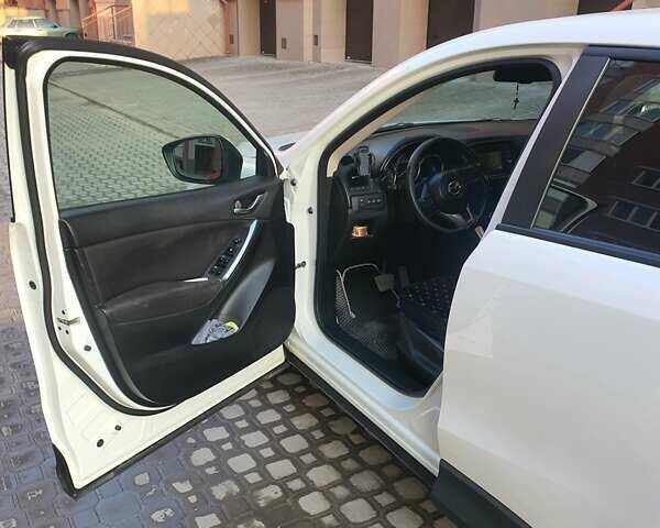 Белый Мазда СХ-5, объемом двигателя 2 л и пробегом 209 тыс. км за 13950 $, фото 5 на Automoto.ua