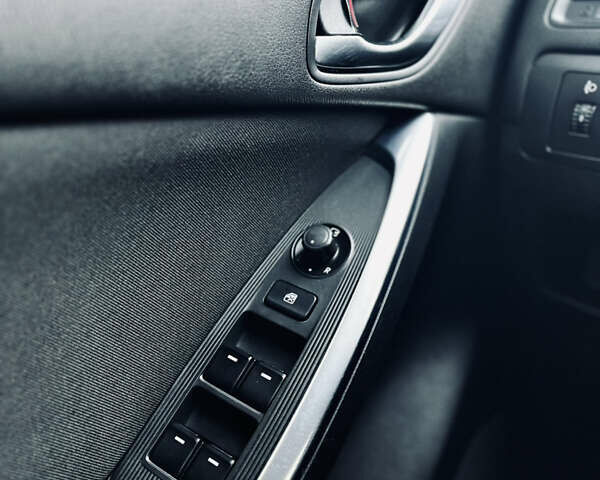 Белый Мазда СХ-5, объемом двигателя 2 л и пробегом 115 тыс. км за 13499 $, фото 25 на Automoto.ua