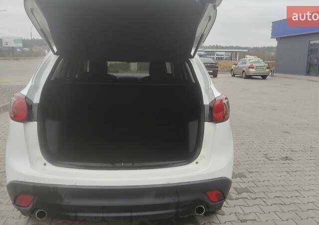 Белый Мазда СХ-5, объемом двигателя 2.2 л и пробегом 159 тыс. км за 12600 $, фото 5 на Automoto.ua