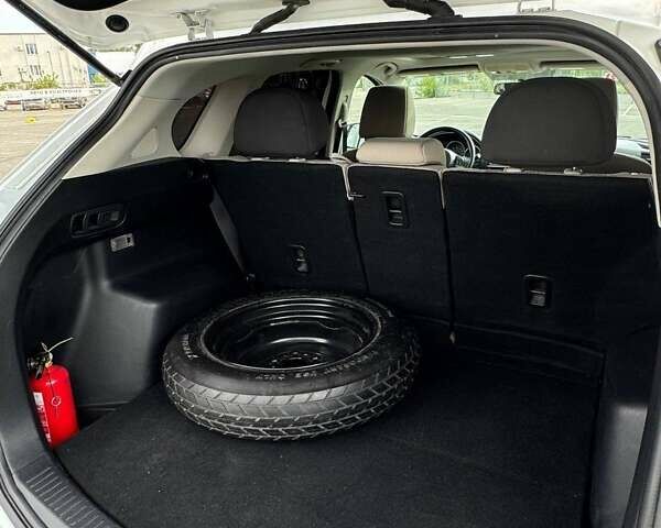 Белый Мазда СХ-5, объемом двигателя 2 л и пробегом 217 тыс. км за 13700 $, фото 49 на Automoto.ua