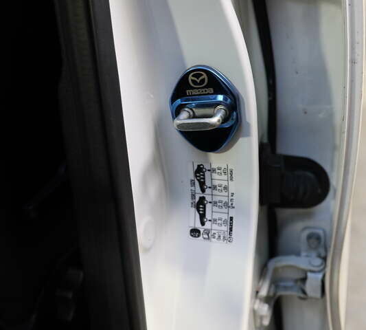 Белый Мазда СХ-5, объемом двигателя 0 л и пробегом 229 тыс. км за 11600 $, фото 18 на Automoto.ua