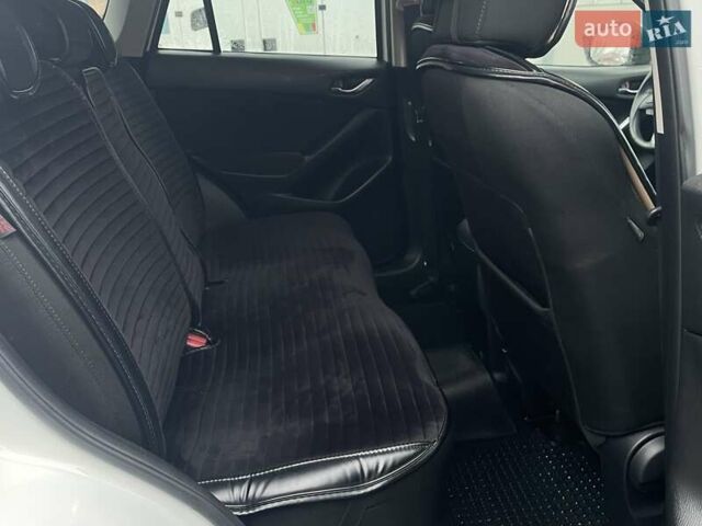 Білий Мазда СХ-5, об'ємом двигуна 2.2 л та пробігом 280 тис. км за 12600 $, фото 11 на Automoto.ua