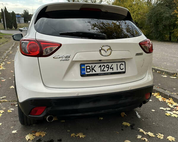 Белый Мазда СХ-5, объемом двигателя 2.2 л и пробегом 226 тыс. км за 14000 $, фото 8 на Automoto.ua