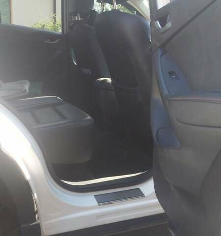 Мазда СХ-5 2012 в Ровно на Automoto.ua Белый Мазда СХ-5, объемом двигателя 2.2 л и пробегом 169 тыс. км за 15000 $, фото 6 на Automoto.ua