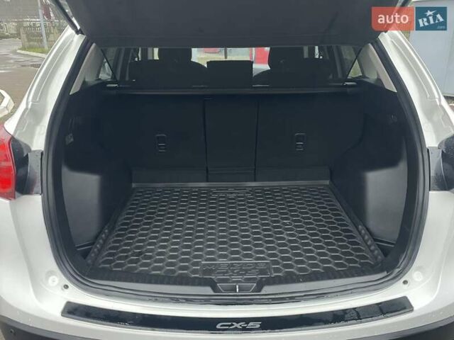 Білий Мазда СХ-5, об'ємом двигуна 2.2 л та пробігом 280 тис. км за 12600 $, фото 9 на Automoto.ua