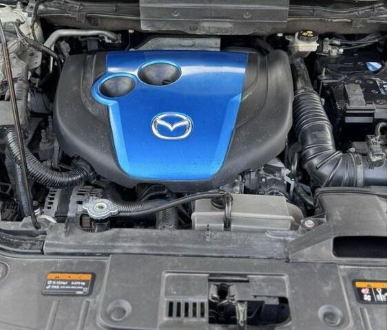 Белый Мазда СХ-5, объемом двигателя 2.2 л и пробегом 280 тыс. км за 12500 $, фото 5 на Automoto.ua