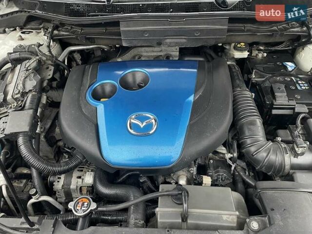 Білий Мазда СХ-5, об'ємом двигуна 2.2 л та пробігом 280 тис. км за 12600 $, фото 17 на Automoto.ua