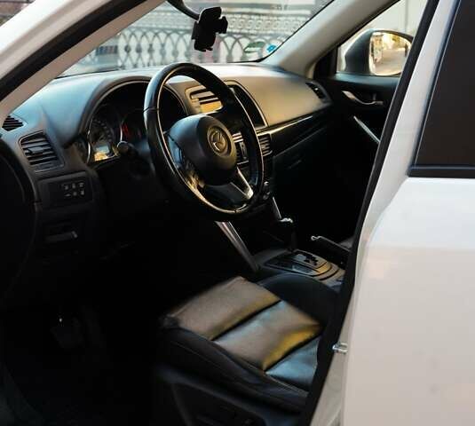 Белый Мазда СХ-5, объемом двигателя 2.19 л и пробегом 220 тыс. км за 13900 $, фото 16 на Automoto.ua