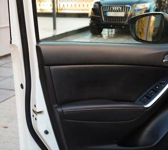 Белый Мазда СХ-5, объемом двигателя 2.19 л и пробегом 220 тыс. км за 13900 $, фото 21 на Automoto.ua