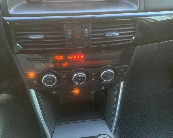 Белый Мазда СХ-5, объемом двигателя 2 л и пробегом 209 тыс. км за 12500 $, фото 7 на Automoto.ua