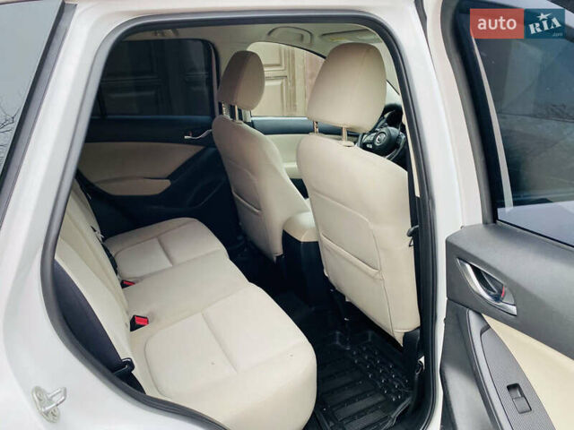 Белый Мазда СХ-5, объемом двигателя 2 л и пробегом 176 тыс. км за 11200 $, фото 16 на Automoto.ua