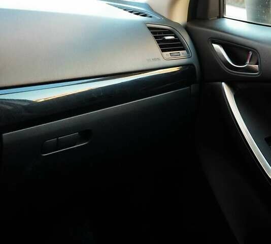 Белый Мазда СХ-5, объемом двигателя 2.19 л и пробегом 220 тыс. км за 13900 $, фото 7 на Automoto.ua