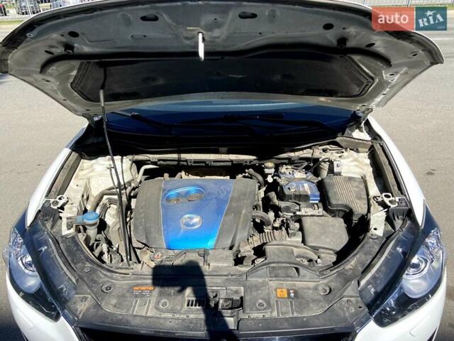 Белый Мазда СХ-5, объемом двигателя 2 л и пробегом 182 тыс. км за 15000 $, фото 15 на Automoto.ua