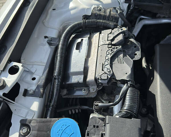 Білий Мазда СХ-5, об'ємом двигуна 2.2 л та пробігом 198 тис. км за 12950 $, фото 18 на Automoto.ua