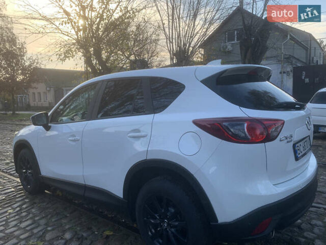 Белый Мазда СХ-5, объемом двигателя 2 л и пробегом 209 тыс. км за 12500 $, фото 3 на Automoto.ua