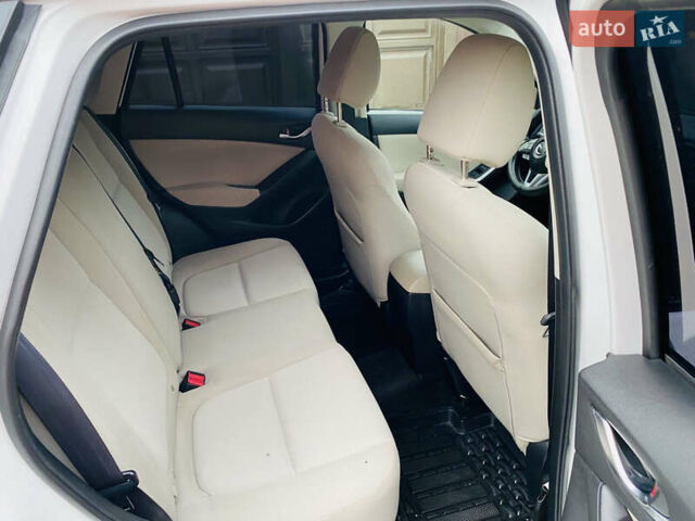Білий Мазда СХ-5, об'ємом двигуна 2 л та пробігом 173 тис. км за 10999 $, фото 33 на Automoto.ua