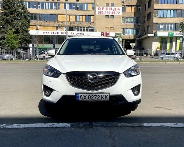 Белый Мазда СХ-5, объемом двигателя 2 л и пробегом 182 тыс. км за 15000 $, фото 6 на Automoto.ua