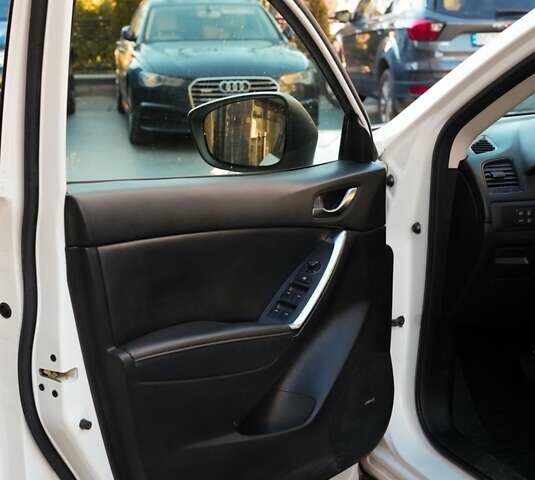 Белый Мазда СХ-5, объемом двигателя 2.19 л и пробегом 220 тыс. км за 13900 $, фото 13 на Automoto.ua