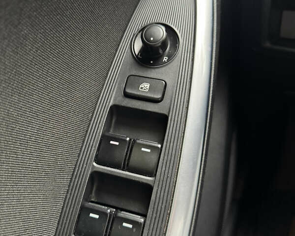 Білий Мазда СХ-5, об'ємом двигуна 2.19 л та пробігом 181 тис. км за 11500 $, фото 15 на Automoto.ua