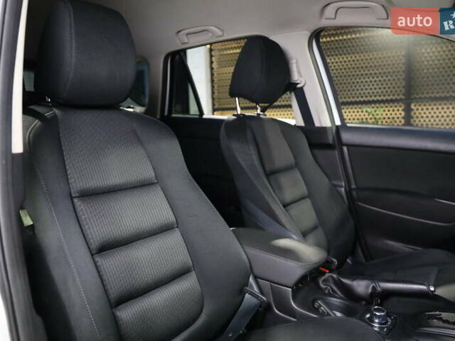 Белый Мазда СХ-5, объемом двигателя 0 л и пробегом 229 тыс. км за 11600 $, фото 41 на Automoto.ua