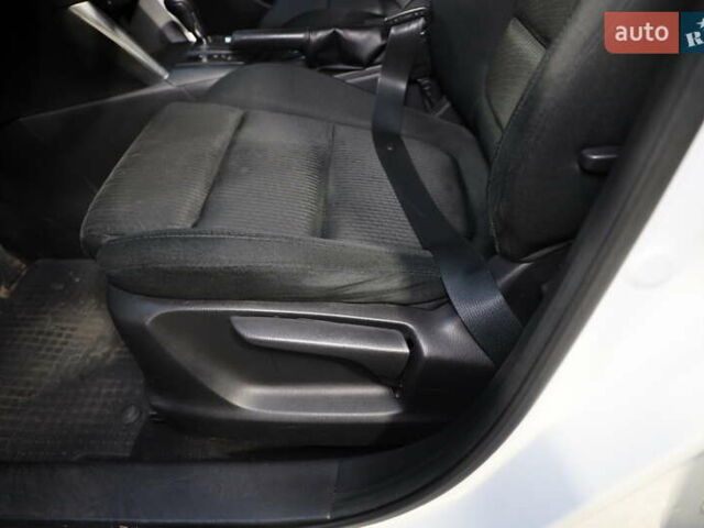 Белый Мазда СХ-5, объемом двигателя 0 л и пробегом 229 тыс. км за 11600 $, фото 20 на Automoto.ua