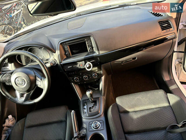Мазда СХ-5 2013 в Одессе на Automoto.ua Белый Мазда СХ-5, объемом двигателя 2.19 л и пробегом 240 тыс. км за 13000 $, фото 14 на Automoto.ua