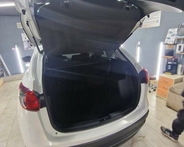 Білий Мазда СХ-5, об'ємом двигуна 2.2 л та пробігом 187 тис. км за 13990 $, фото 5 на Automoto.ua