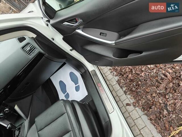 Білий Мазда СХ-5, об'ємом двигуна 2.2 л та пробігом 192 тис. км за 13900 $, фото 27 на Automoto.ua