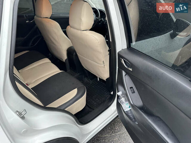 Белый Мазда СХ-5, объемом двигателя 2.19 л и пробегом 248 тыс. км за 13500 $, фото 13 на Automoto.ua
