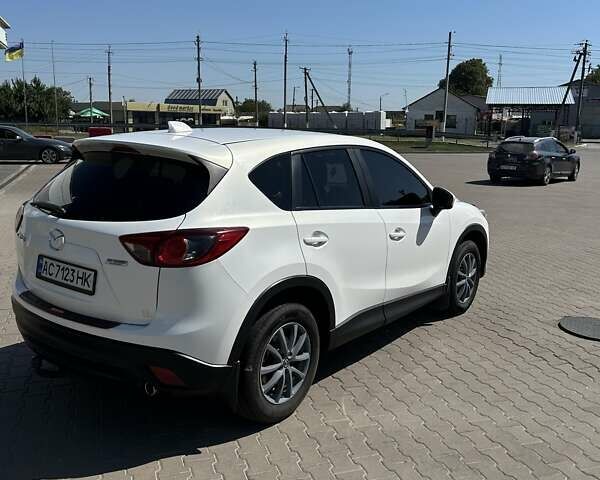 Белый Мазда СХ-5, объемом двигателя 2.2 л и пробегом 327 тыс. км за 12500 $, фото 5 на Automoto.ua