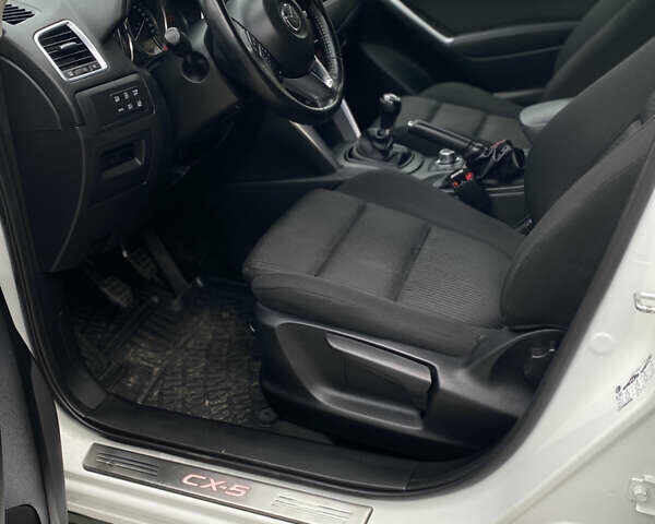 Білий Мазда СХ-5, об'ємом двигуна 2.2 л та пробігом 230 тис. км за 11700 $, фото 39 на Automoto.ua