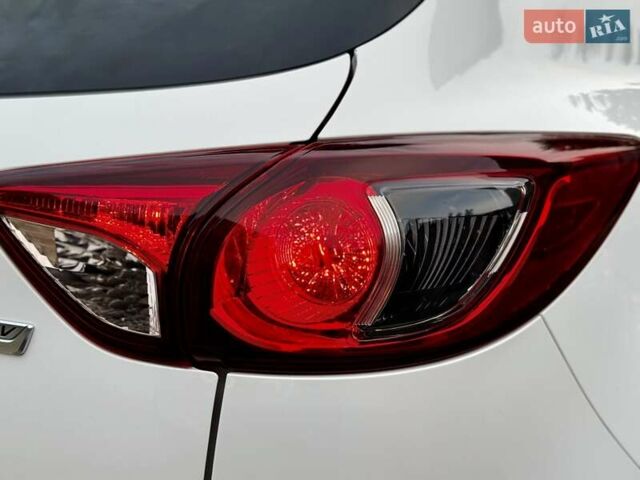 Білий Мазда СХ-5, об'ємом двигуна 2.2 л та пробігом 239 тис. км за 12299 $, фото 30 на Automoto.ua