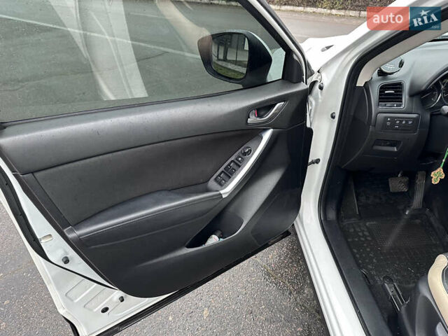 Белый Мазда СХ-5, объемом двигателя 2.19 л и пробегом 248 тыс. км за 13500 $, фото 9 на Automoto.ua