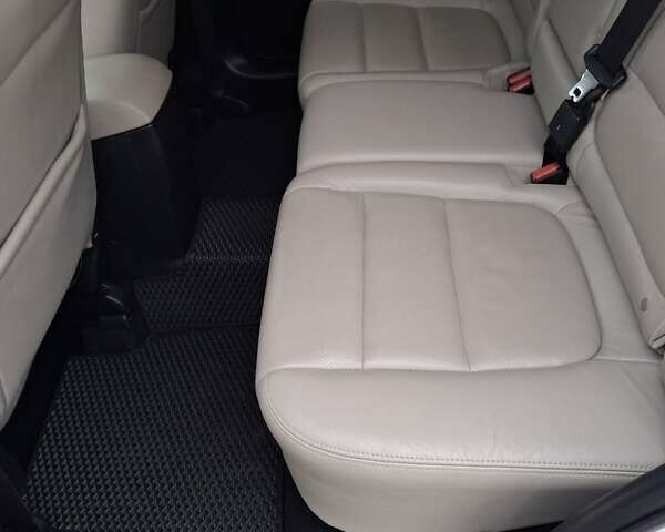 Белый Мазда СХ-5, объемом двигателя 2.2 л и пробегом 220 тыс. км за 13700 $, фото 20 на Automoto.ua