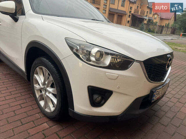 Белый Мазда СХ-5, объемом двигателя 2.19 л и пробегом 230 тыс. км за 13000 $, фото 2 на Automoto.ua