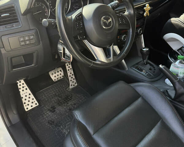 Белый Мазда СХ-5, объемом двигателя 2 л и пробегом 80 тыс. км за 15000 $, фото 3 на Automoto.ua