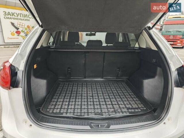 Білий Мазда СХ-5, об'ємом двигуна 2.49 л та пробігом 250 тис. км за 12925 $, фото 10 на Automoto.ua