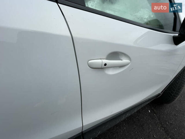 Белый Мазда СХ-5, объемом двигателя 2.2 л и пробегом 228 тыс. км за 13900 $, фото 18 на Automoto.ua