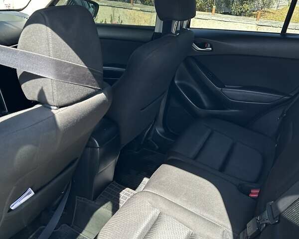 Белый Мазда СХ-5, объемом двигателя 2.2 л и пробегом 327 тыс. км за 12500 $, фото 10 на Automoto.ua