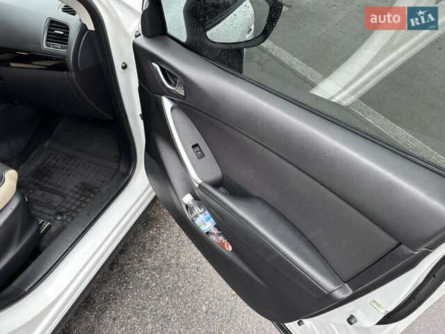 Белый Мазда СХ-5, объемом двигателя 2.19 л и пробегом 248 тыс. км за 13500 $, фото 15 на Automoto.ua