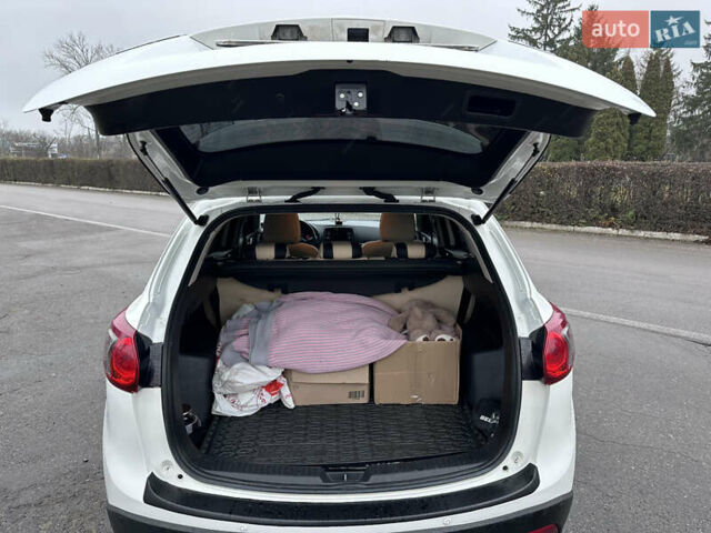 Белый Мазда СХ-5, объемом двигателя 2.19 л и пробегом 248 тыс. км за 13500 $, фото 7 на Automoto.ua