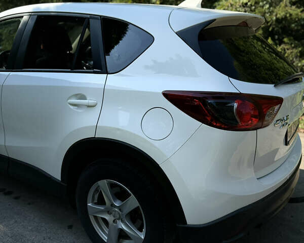 Білий Мазда СХ-5, об'ємом двигуна 2.2 л та пробігом 300 тис. км за 14300 $, фото 8 на Automoto.ua