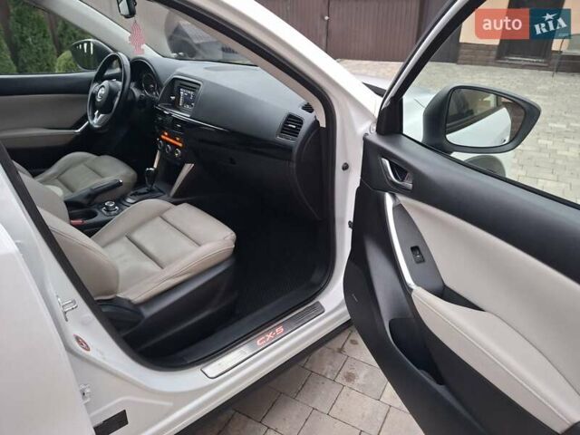 Белый Мазда СХ-5, объемом двигателя 2.2 л и пробегом 220 тыс. км за 13700 $, фото 12 на Automoto.ua