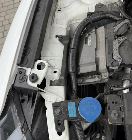 Белый Мазда СХ-5, объемом двигателя 2.2 л и пробегом 180 тыс. км за 13700 $, фото 43 на Automoto.ua