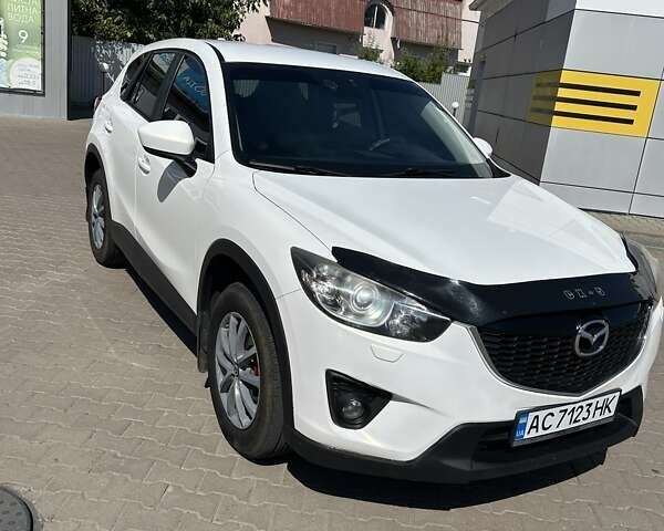 Белый Мазда СХ-5, объемом двигателя 2.2 л и пробегом 327 тыс. км за 12500 $, фото 1 на Automoto.ua