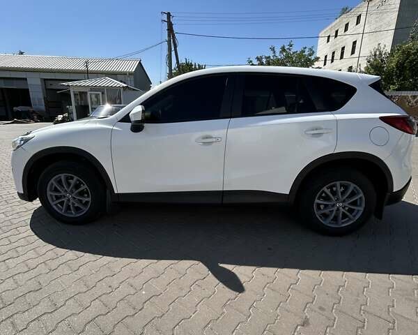 Белый Мазда СХ-5, объемом двигателя 2.2 л и пробегом 327 тыс. км за 12500 $, фото 2 на Automoto.ua